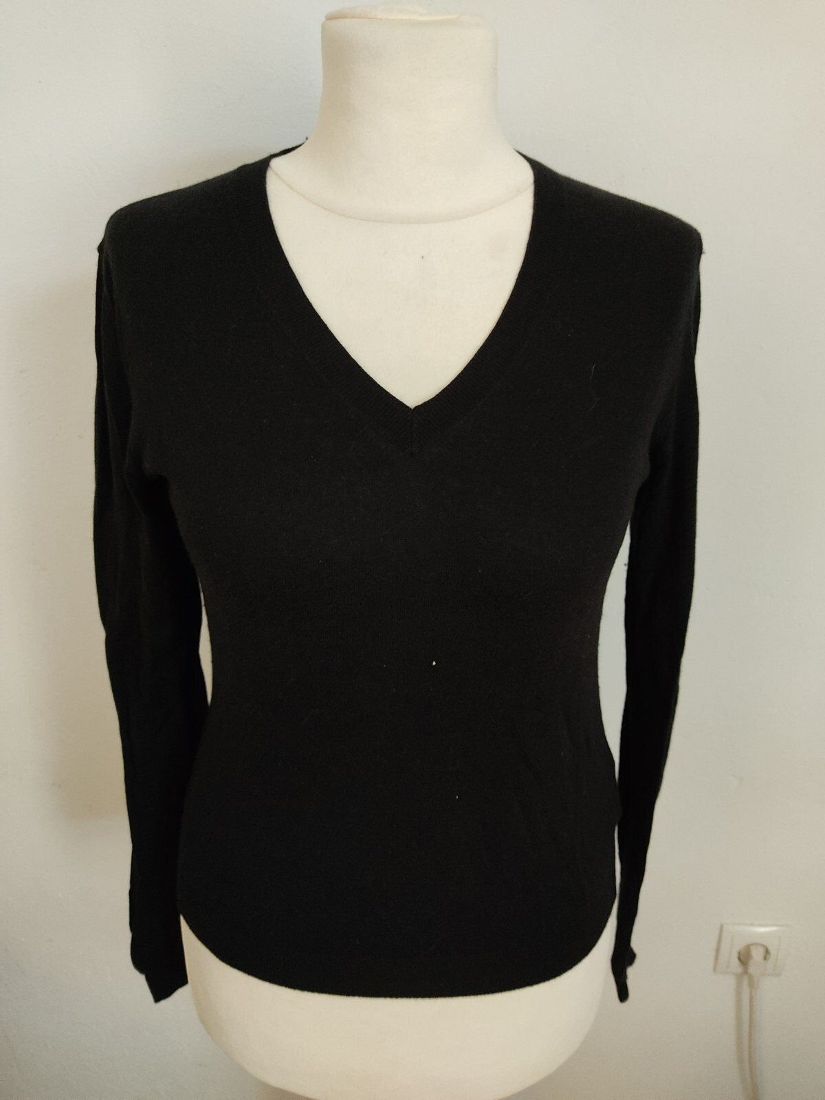 PRADA beautiful lightweight basic sweater V-neck … - image 1