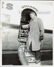 1959 Press Photo American reporter George Sullivan boarding a plane - lra63983