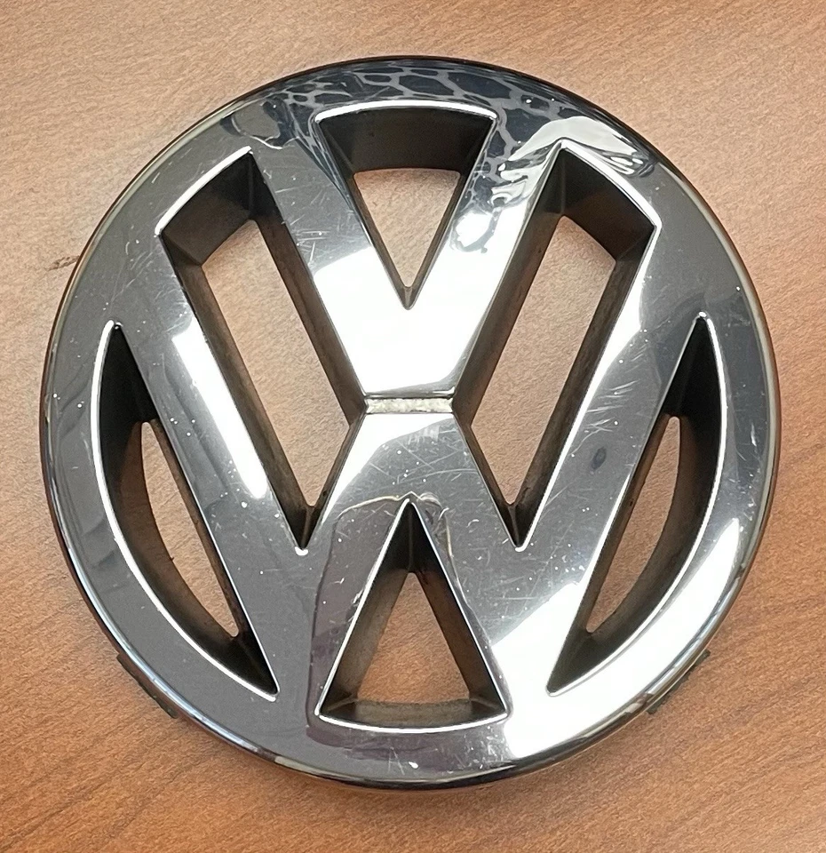 1999-2005 VW Volkswagen Jetta Front Emblem OEM 1J5853601A - Image 2 of 3
