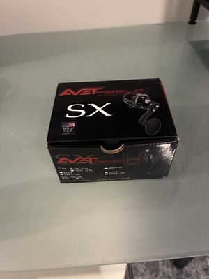 Avet SX6/4 MC Two-Speed Lever Drag Casting Reel MC Cast - BLACK - Right Hand