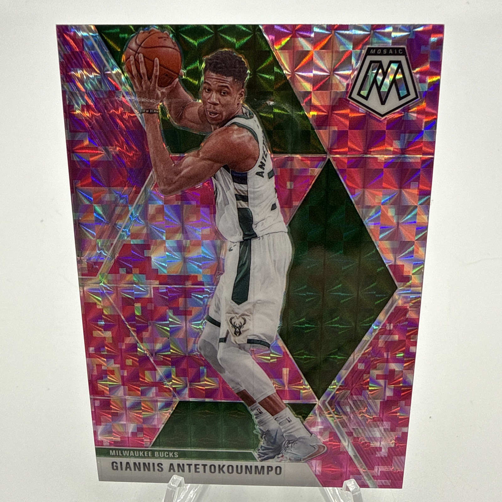 2019-20 Panini Mosaic - Giannis Antetokounmpo #75 Pink Camo Prizm