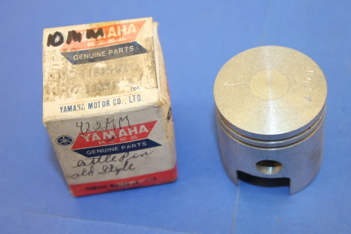 Juego de pistones y anillos Yamaha MJ2 MJ2T 2º OS .50mm 42.50 NOS NUEVO OEM 10mm pin Foto 2 de 4