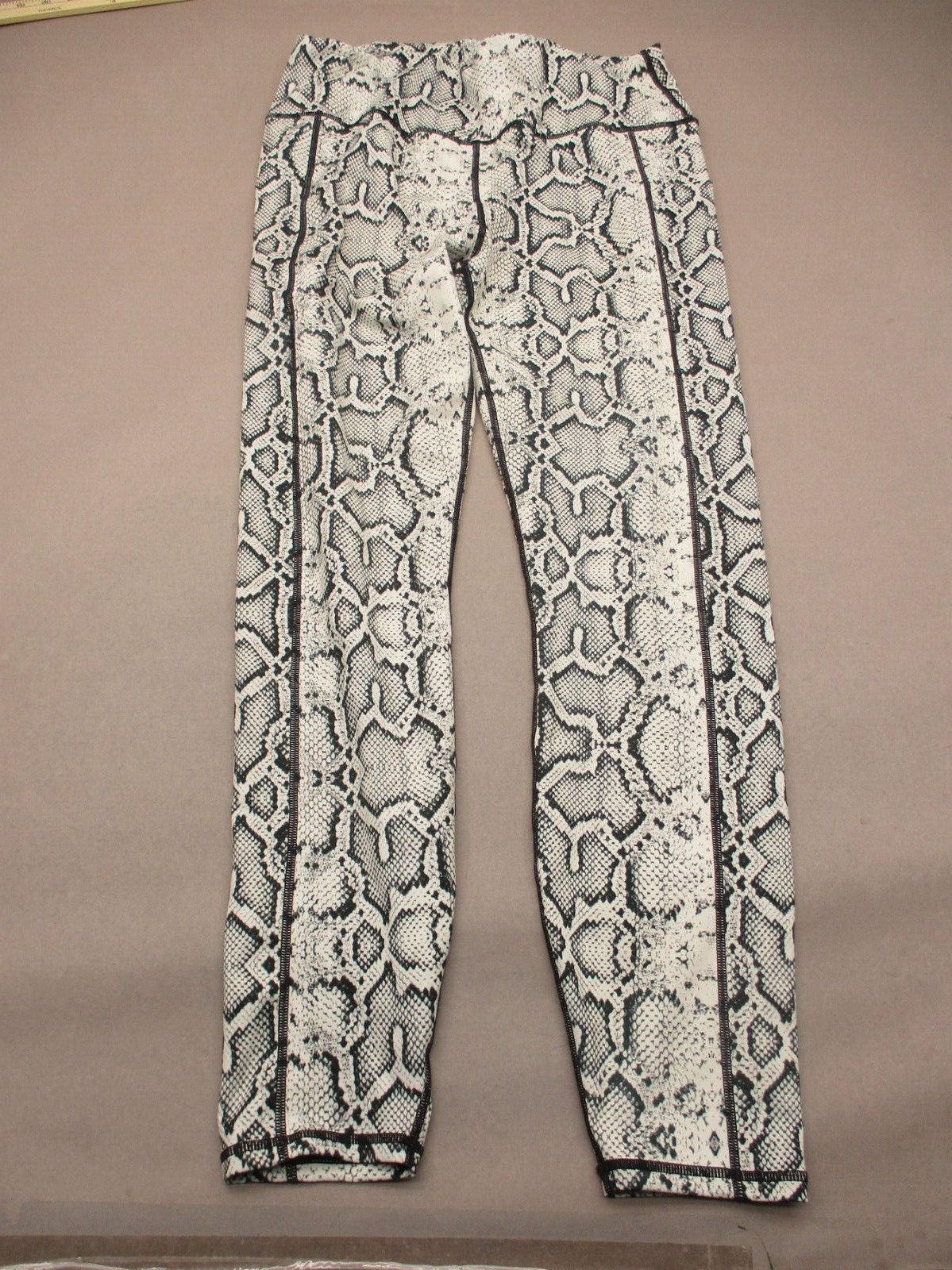 OUGES Size M Womens Animal Stretch Pull On Compre… - image 1