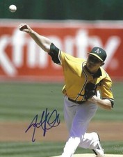 Signed  8x10 JARROD PARKER Oakland A's Autographed photo - COA 