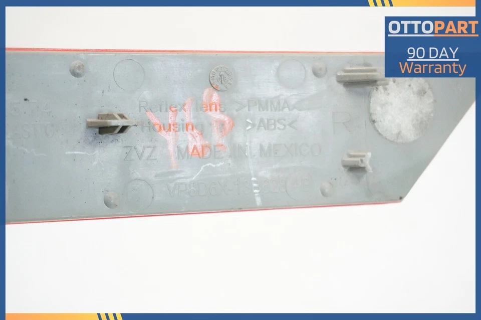 2006 2007 2008 Mercedes ML320 Rear Bumper RH Marker Reflector OEM - Image 4 of 4