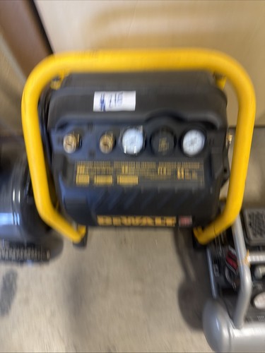 DEWALT 2.5 Gal. Portable Electric Heavy Duty 200 PSI Quiet Air Compressor