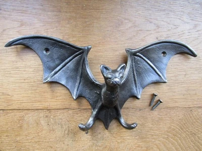 IRONMONGERY WORLD Rustic iron Hook Wall Hanging Bat Flying Hook Hanger Gothic decor Halloween