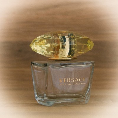 Versace Yellow Diamond Edt Spray 90 ml/Parfumflakon, leer
