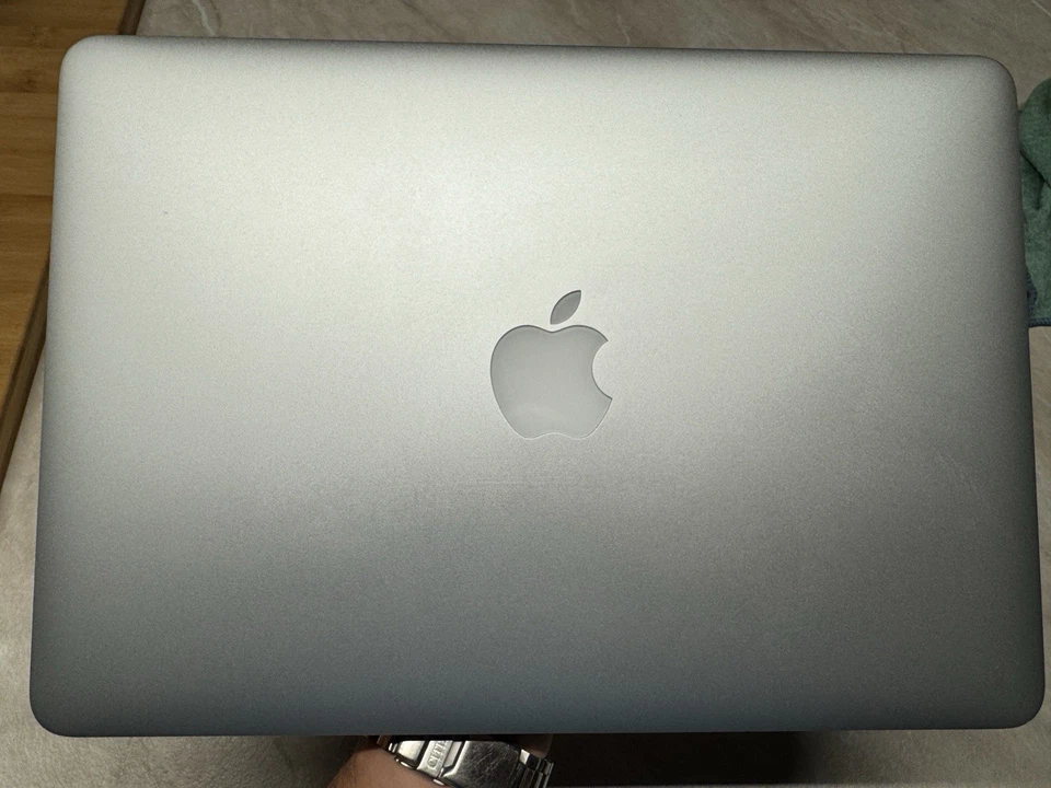 Apple MacBook Pro 13" 2014 · i5 · 8GB · 250GB, foto 2 di 5