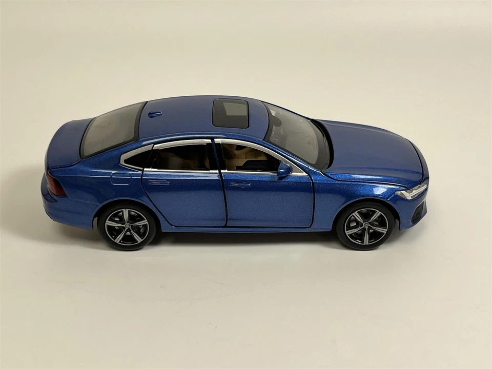 Volvo S90 Bursting Blue LHD 1:32 Scale Pull Back & Go Tayumo 32100010 - Image 3 of 4
