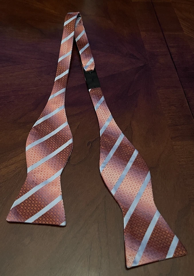 Pajarita para hombre hecha a mano 100 % microfibra Foto 2 de 4