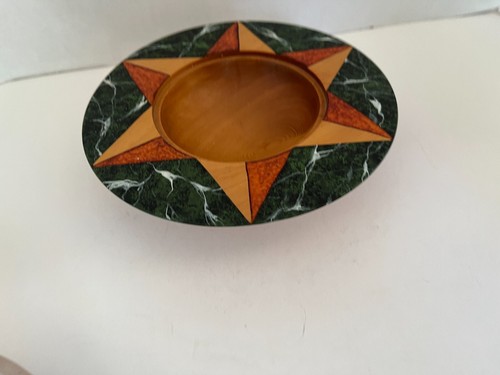 Hand Carved Decorative Star Pattern Wood Bowl Huon Pine Australia Signed - Picture 4 of 8