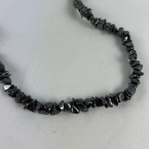 VETEMENTS Collana di perle in pietra frastagliata tono argento grigio 30 pollici antiscivolo