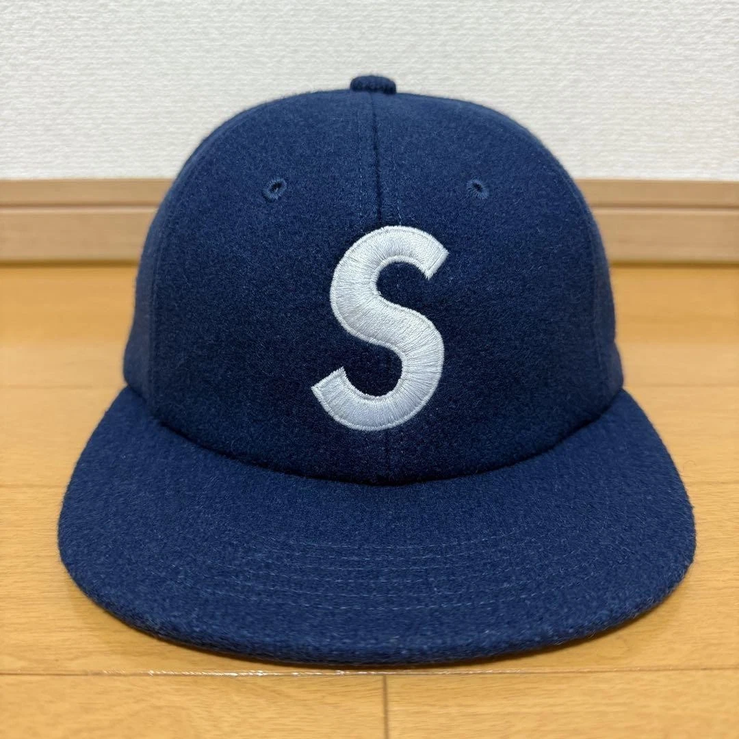 Casquette 6 panneaux Supreme Wool logo S bleu marine occasion fine marque intérieure