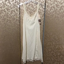 OLGA NWT Vintage Ivory Lace Trim Full Slip Size 34