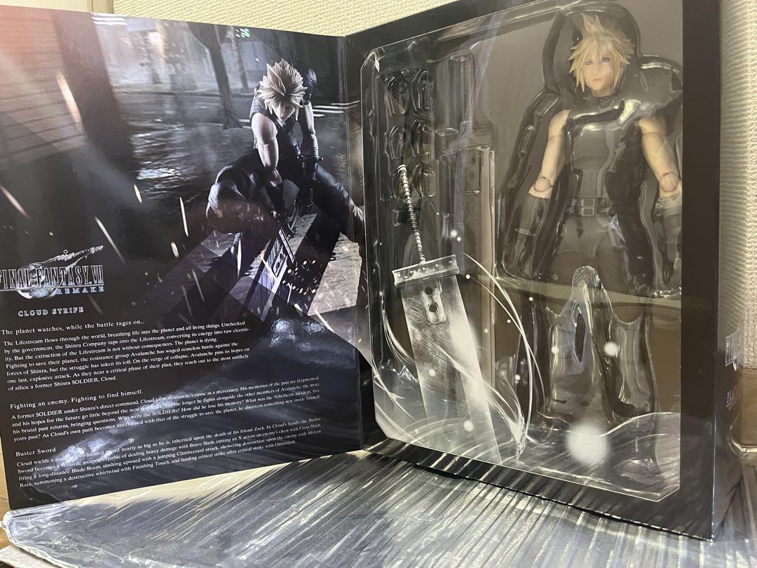 PLAY ARTS Kai Cloud Strife Final Fantasy VII FF 7 Remake