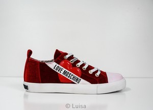 sneaker love moschino