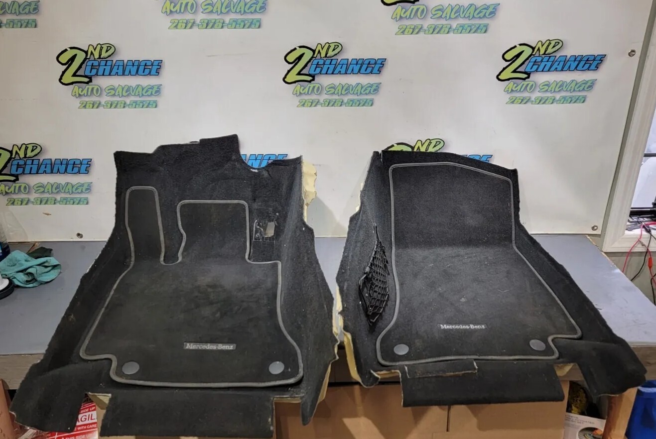 MERCEDES C300 W205 FRONT LEFT RIGHT SIDE FLOOR CARPET LINER OEM 201520