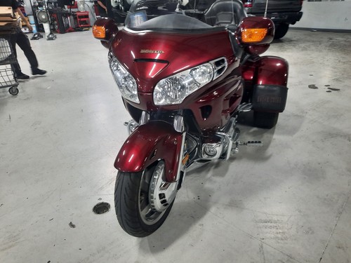 2004 Honda Gold Wing - Picture 11 of 24