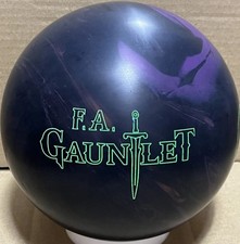 Hammer Gauntlet F.A. 15 lb Overseas Bowling ball New without Original Box