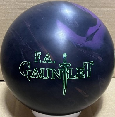 Hammer Gauntlet F.A. 15 lb Overseas Bowling ball New without