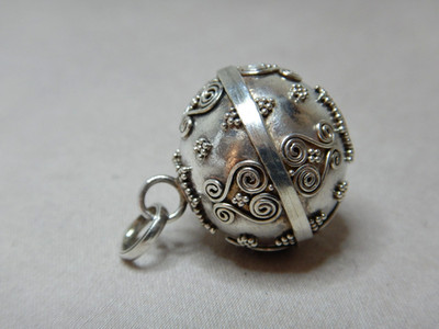 VINTAGE STERLING SILVER HARMONY BALL BELL PENDANT  21.6mm     4020