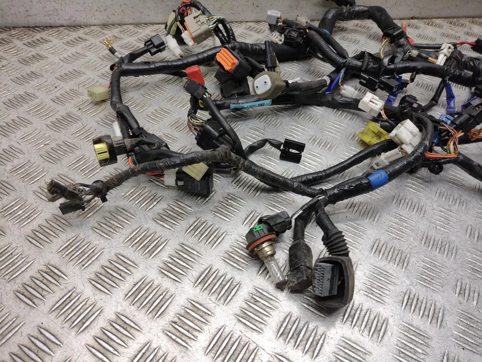 Arnés de cableado ABS Suzuki GSXR 1000 L5 XR GSXR 1000 AL5 2015 Foto 2 de 4