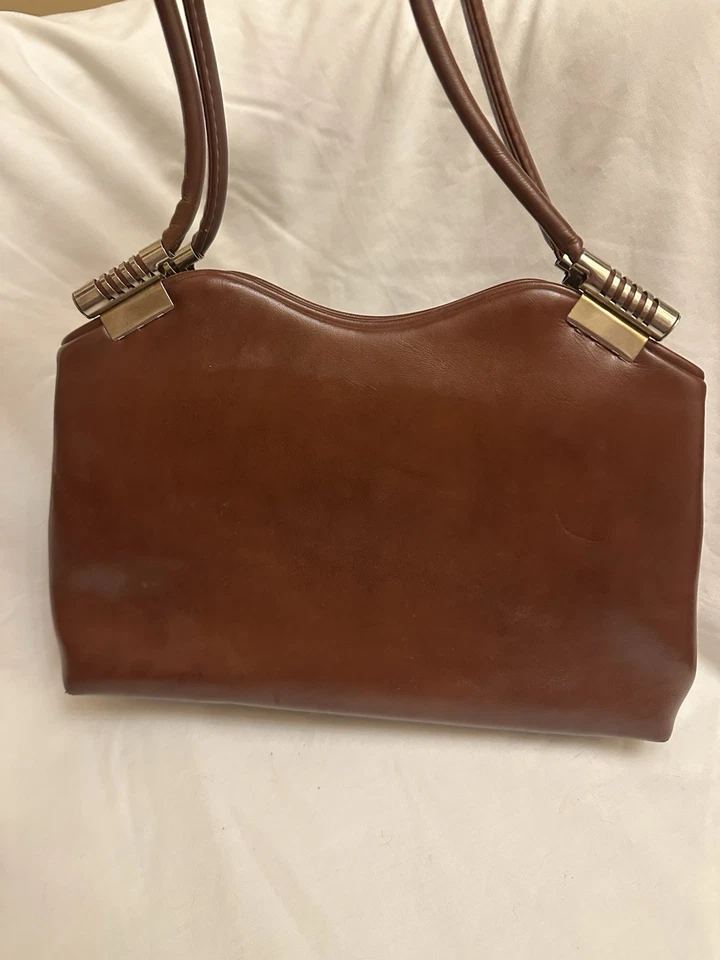 Cartera de mano retro vintage de mediados de siglo con estructura de cuero sintético marrón de los años 50 Foto 4 de 4