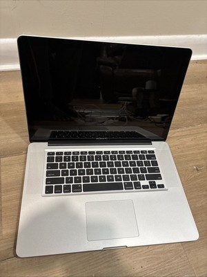 Apple MacBook Pro A1286 Late-2008 No battery and no HD for parts