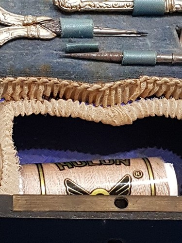 Antica Scatola Cofanetto In Legno Per Sarta Forbici Ditale Fine 800 Collezione - Foto 7 di 19
