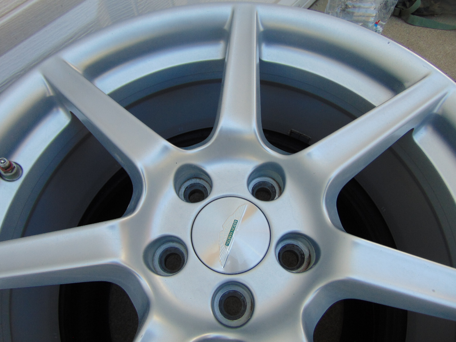 1 USED Silver OEM Aston Martin Vantage 19X8.5 Rim & TPMS 6G33-1007 FREE SHIPPING