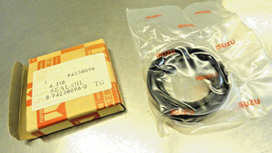 NOS OEM GM Genuine Isuzu 94238096 Transmission Rear Main Bearing Seal 1982-1987 
