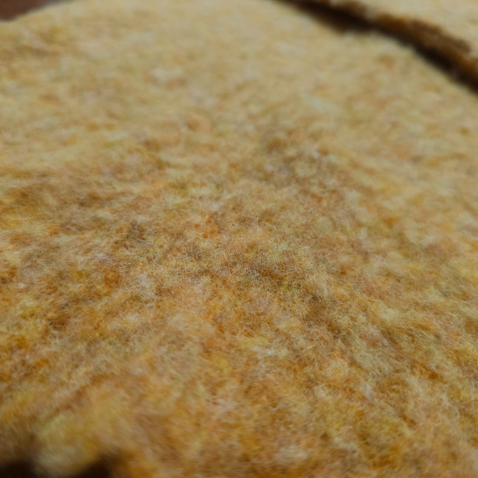 BEAMS Plus Made in Scotland Shetland Shaggy Dog Seamless Sweater Gold Small