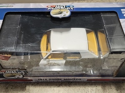 Greenlight Hot Pursuit 1974 Dodge Monaco Ca. Hwy. Patrol 1:24