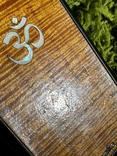 Handmade AAA Curly Koa Wood iPhone X/XS Case With "Om" Symbol Inlay by Thalia - 第 9/13 張圖片