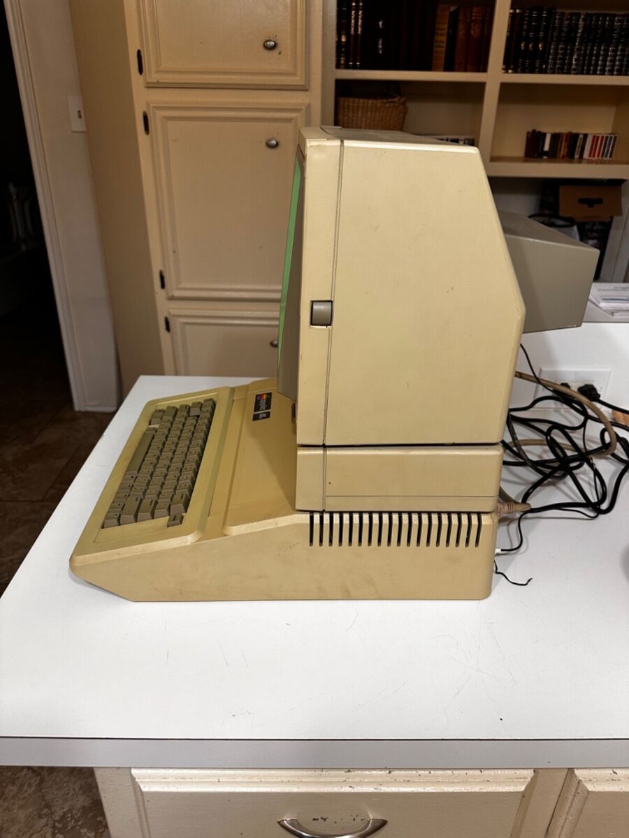 Vintage Apple IIe (2e) Computer | eBay Vintage Apple IIe (2e) Computer | eBay