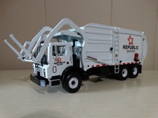 republic services toy truck
