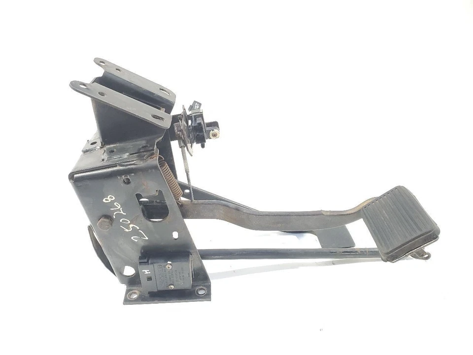 International 4700 dt466 2000 OEM configuración de pedal manual  Foto 3 de 4