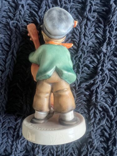 VINTAGE Goebel M.J Hummel Figurine #186 - SWEET MUSIC - Picture 3 of 5
