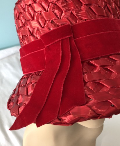 Vtg Red Cellophane Straw Bucket Hat Union Made Velvet Pleated Bow Costume 21" XS - Picture 3 of 12