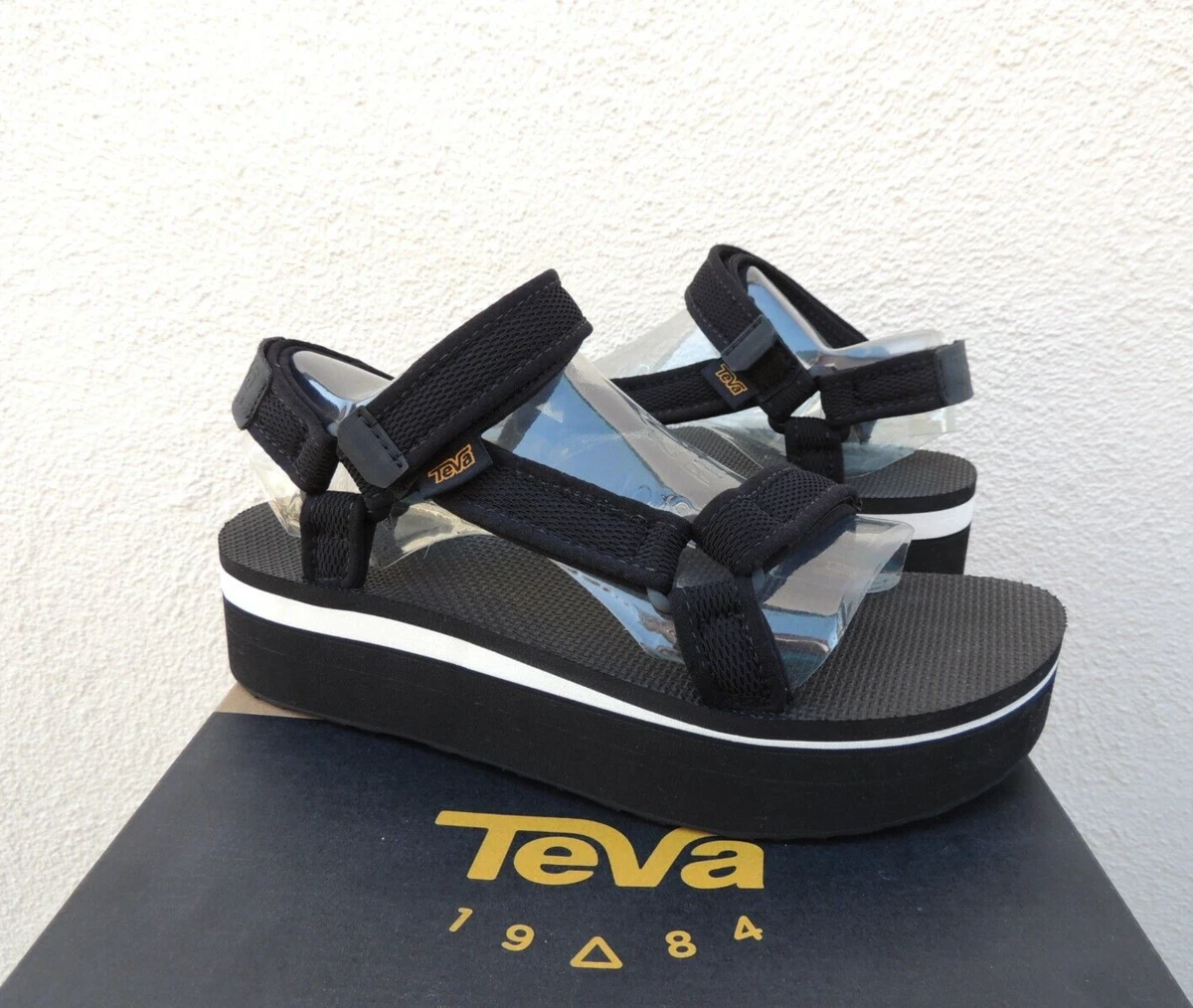 Teva flatform shop universal mesh print