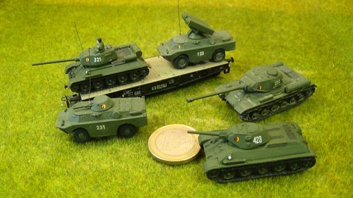 3 x Panzer; 2 x SPW 40 P 2 + Fal Rakete, NVA, DDR 1/144 n. Cando ...