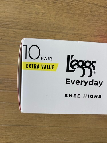 2 L’eggs Everyday Knee Highs  20 PAIRS TOTAL  Nude Reinforced Toe Sheer Legs NEW - Picture 6 of 7