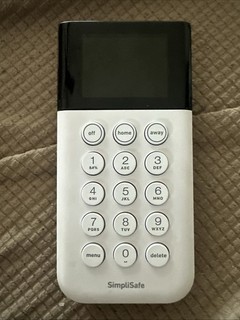 Sistema de seguridad para el hogar SimpliSafe KP3W teclado táctil control remoto blanco modelo SSKP3