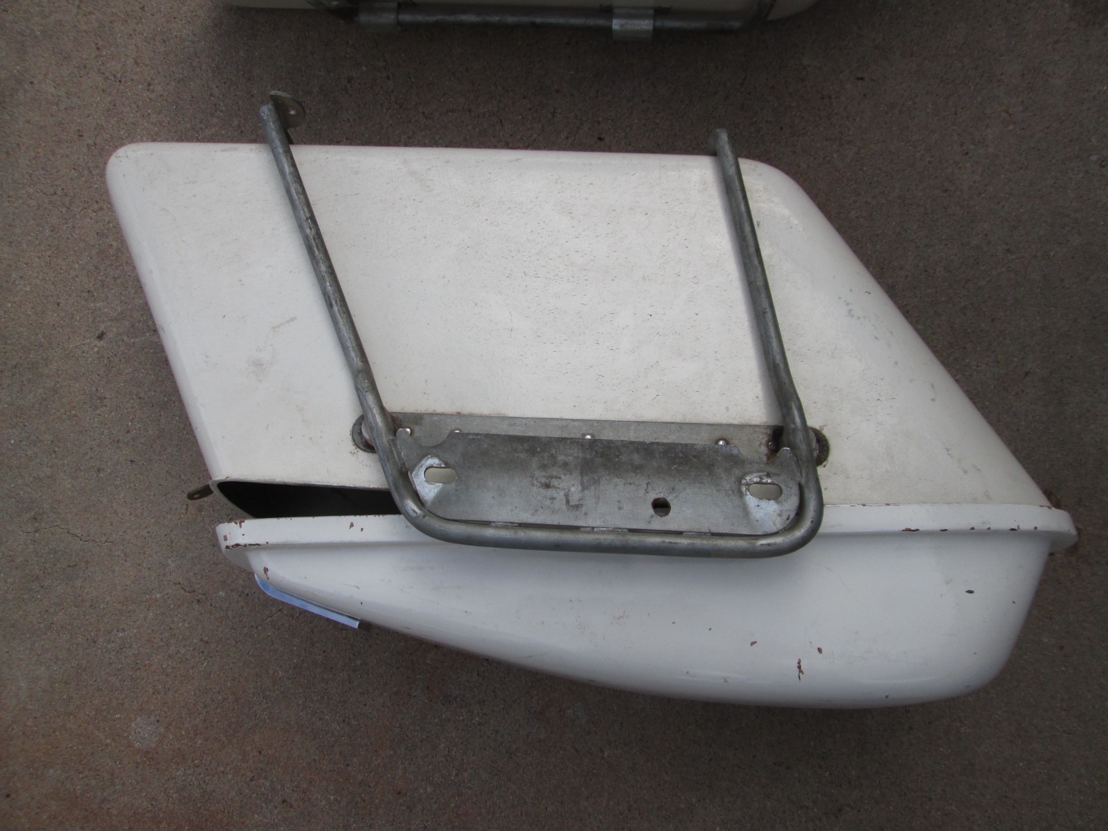 Harley-Davidson Original Paint Saddlebags w/Key and Mounts Shovelhead FLH OEM