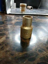 POWR-KRAFT 7/16 socket. (Cm)