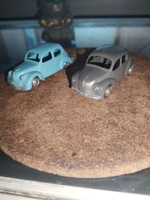 Lot 2 Voitures Miniatures Anciennes Métal – Type Peugeot 202 – Sans Marque - Photo 1/4