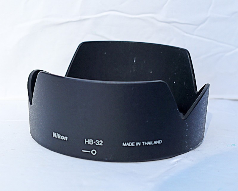 NIKON HB-32 Lens HOOD – Compatible with some AF-S DX NIKKOR Lenses