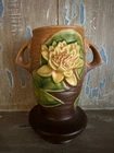 c1945 Roseville Water Lily 1943 Two Handle Brown Ceramic 7" Vase 75-7