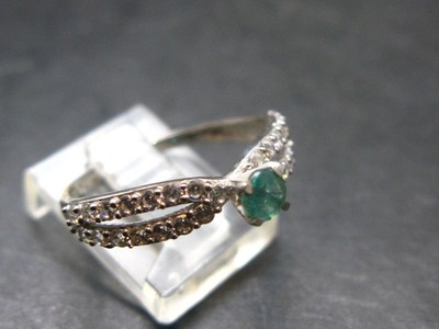 Emerald Crystal Silver Ring from Colombia - 1.84 Grams - Size 9